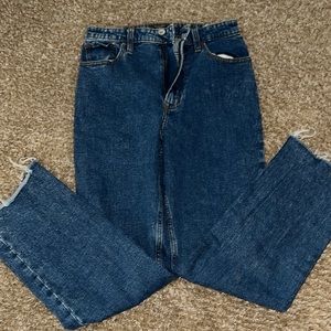 Abercrombie boyfriend jeans! Super cute ++ comfortable!✨